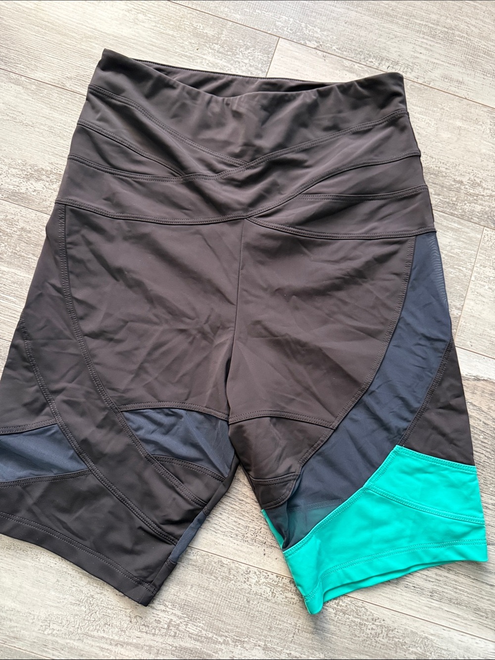 MONSE Colorblock High Rise Stretch Bike Shorts - Picture 2 of 5